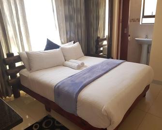 Ekuthuleni Guest house vosloorus - Boksburg - Habitación