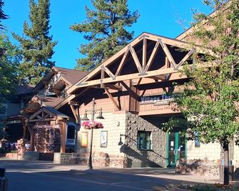 Rustic Village Cabins - Big Bear Lake