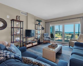 Sandy Key 121: 3 Br/2 Ba Beachfront Condo, Perdido Key, Fl. On-Site Rental Office, Sleeps 6 - Magnolia Springs - Living room