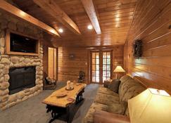 Wisconsin Dells Tall Pines Villa - Lake Delton - Oturma odası