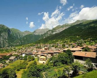 Hotel San Lorenzo - San Lorenzo in Banale - Außenansicht