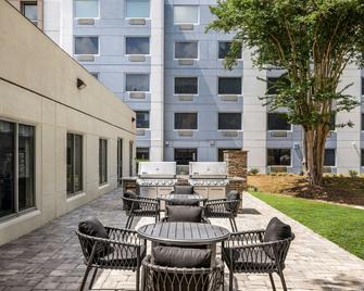 TownePlace Suites by Marriott Charlotte LoSo - Charlotte - Patio