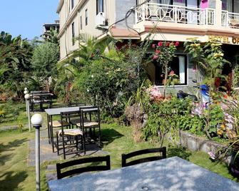 Hotel Orchid - פוחארה - פטיו