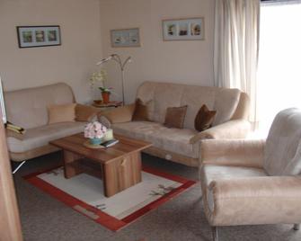 Holiday home in Ronshausen with garden - Berneburg - Sala de estar