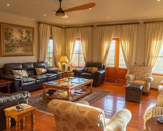 Calitzdorp Country House - Calitzdorp - Living room