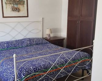 Antares Bed And Breakfast - Siracusa - Habitación