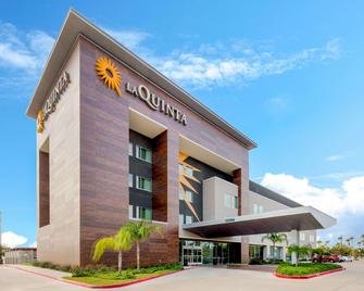 La Quinta Inn & Suites by Wyndham McAllen Convention Center - McAllen - Building