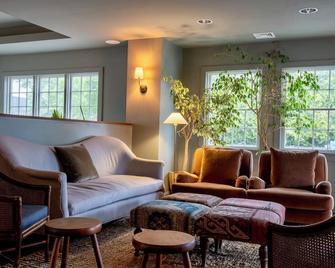 The Harbor Front Inn - Greenport - Salon