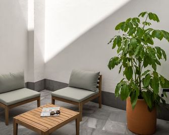 BYPILLOW La Sal - 加的斯市 - 臥室