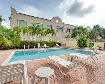 Ft Lauderdale Area Condo - Walk to Beach and Shops! - Lauderdale-by-the-Sea - Pool
