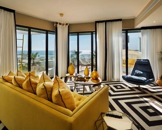 براون بيتش هاوس باي براون هوتلز - تل أبيب - غرفة معيشة