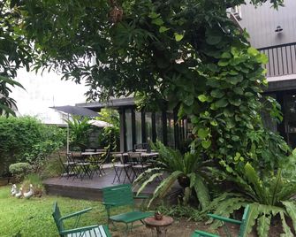 Baan Ongkharak bed & breakfast - Bangkok - Patio