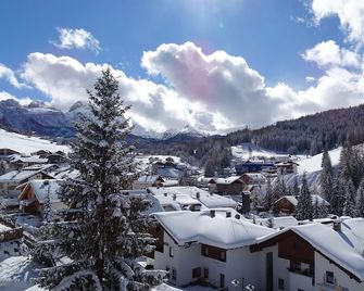 Hotel Steinrösl - San Cassiano/St. Kassian - Utomhus