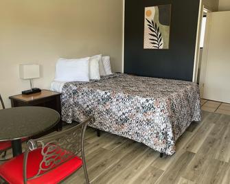Soledad Motel 8 - Soledad - Habitación