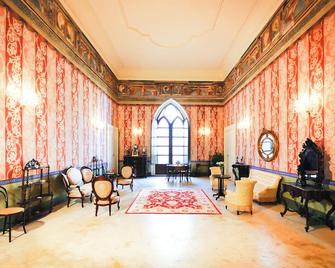 Palazzo Insula - Gallipoli - Lobi