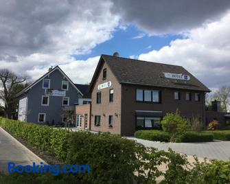 Hotel Zum Alten Schlagbaum - Wegberg - Building