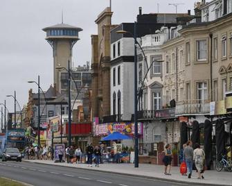 2 berth first floor flat Apsley 4 - Great Yarmouth - Outdoor view