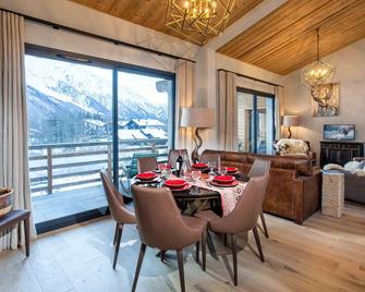 La Cordee 124 Apartment - Chamonix All Year - شامونيكس-مون-بلان - غرفة طعام