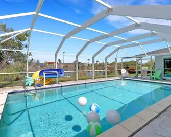 Inviting Lakeview Home l Pool l Close to Beaches - Marco Island - Pool
