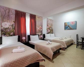 Atlantis Hotel & Apartments - Ksamil