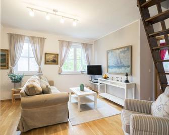 Strandleben 09 - Paul Müller-Kaempff - Ahrenshoop - Living room