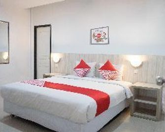 Hotel Wisata - Jambi - Bedroom