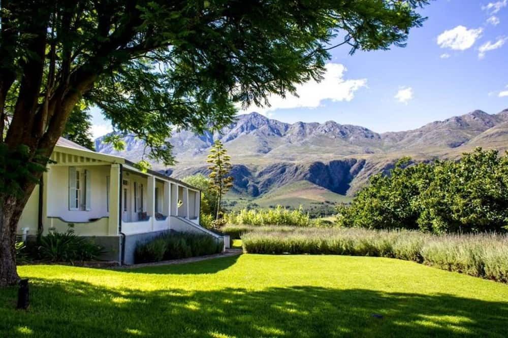 Swartberg Country Manor - אודטשורן - נוף חיצוני