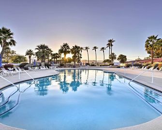 Indian Palms Resort Home with Yard and Community Perks - Indio - Pool