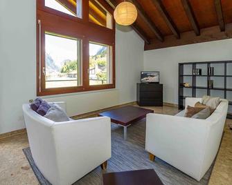 Près du Bahnhof by Interhome - Engelberg - Living room