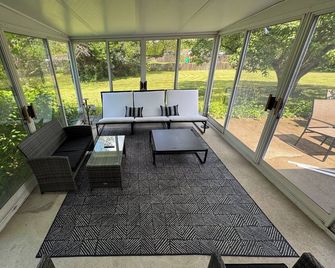 3BR Retreat near BrewDog, games, and lots of space - Groveport