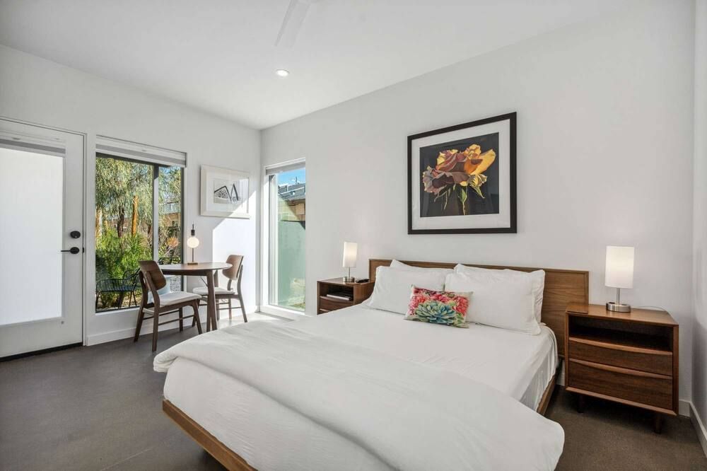 Refreshing 2-bedroom Apartment - 80 Walkscore! - Phoenix - Bedroom