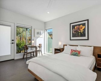 Refreshing 2-bedroom Apartment - 80 Walkscore! - Phoenix - Bedroom