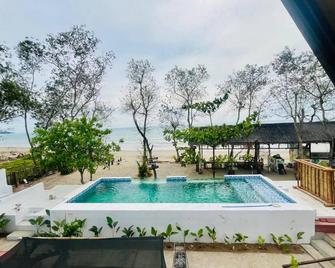 Na-Yah Beach Resort - Sipalay - Pool