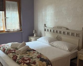 La Villetta Fiera Airport - רומא - חדר שינה