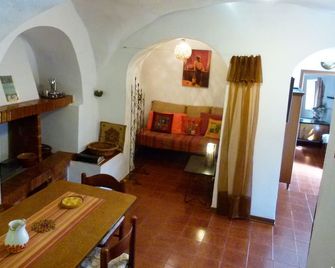 Casa Rosa - Vacation Apartments On The Flower Riviera, Decorated With Love - Diano San Pietro - Comedor