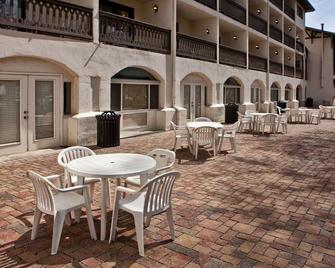 Helendorf River Inn, Suites & Conference Center - Helen - Patio