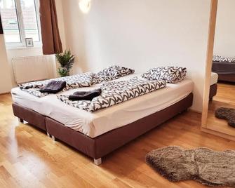 Floridsdorfer Apartment - Free Highspeed-Internet - Viena - Habitación