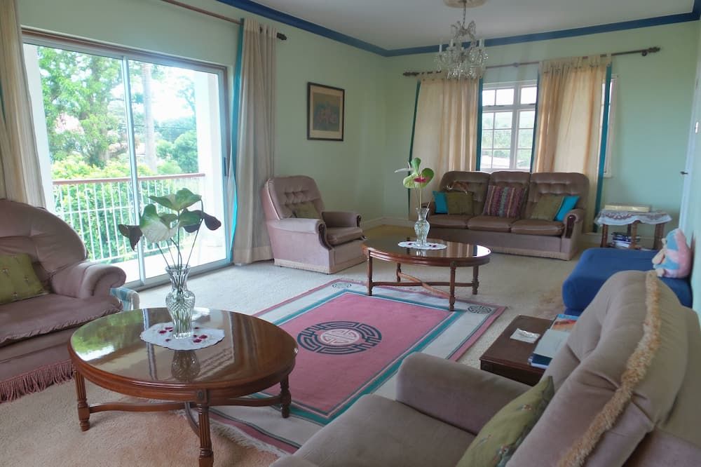 Rnm The Clubhouse, Grenada - Gouyave - Living room