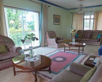 Rnm The Clubhouse, Grenada - Gouyave - Living room