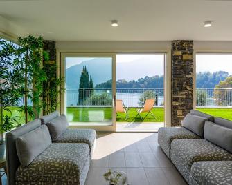 New villa with amazing view on Isola Comacina and Lake Como - Tremezzina - Salon