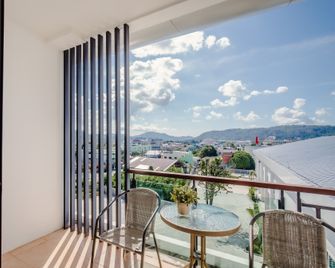 The Pago Design Hotel Phuket - Ratsada - Parveke