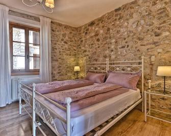 Rustico Melograno, Il Grano - Theater Home - Tignale - Bedroom