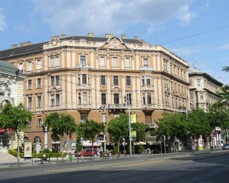 Friends Hostel & Apartments - Budapest
