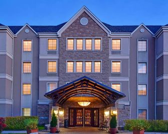 Relax in Comfort at a Modern Suite near Richmond Hill, Pets are Welcome - Markham - Gebouw