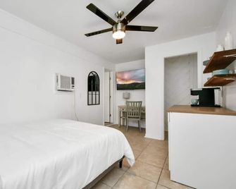 Cozy Ministudio With Queen Bed Coffee - Cypress