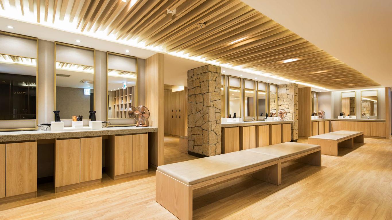 أوراكاي تشيونغيزان هوتل، بي دبليو بريميير كوليكشن