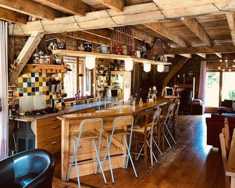 Entire House Type Savoyard Chalet near Annecy with SPA - Talloires-Montmin - Bar