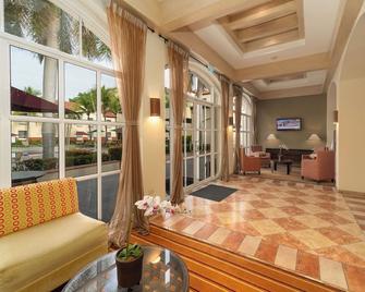 Quality Hotel Real Aeropuerto - San Luis Talpa - Lobby