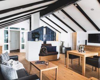 Alpines Gourmet Hotel Montanara - Flachau - Living room
