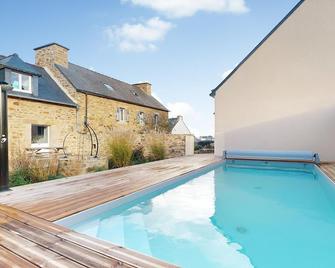Awesome Home In Ploubazlanec - Ploubazlanec - Pool